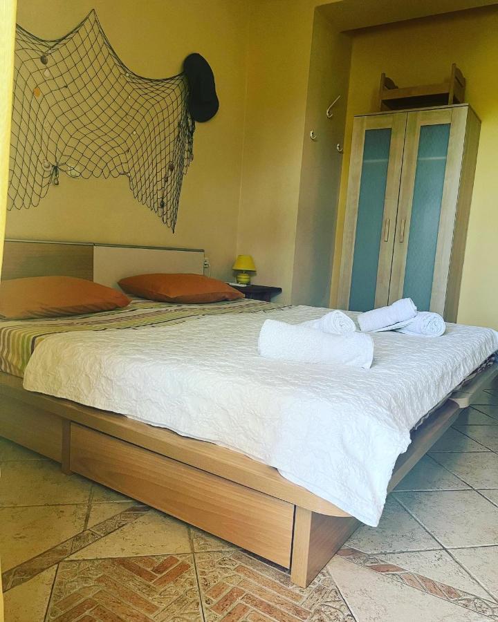 Guesthouse Kaliepia Ierissós Eksteriør bilde